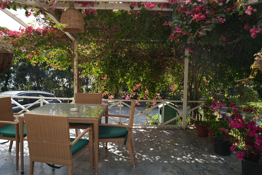 Latitude 29 By The Lake Resort 36/50