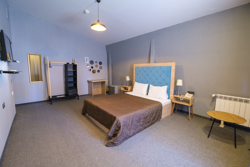 MAESTRO HOTEL 18/32
