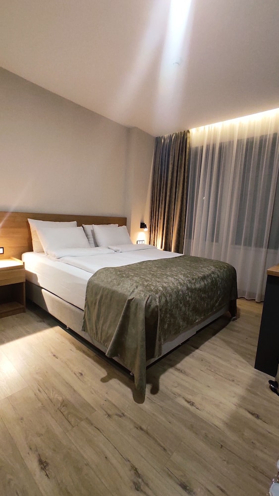ECONOMY, DOUBLE BED