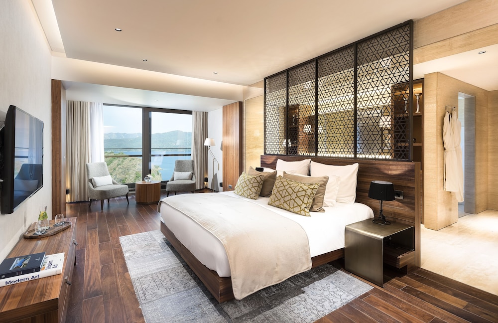 Splendid, Suite, 1 King and 1 Single Beds, Sea View