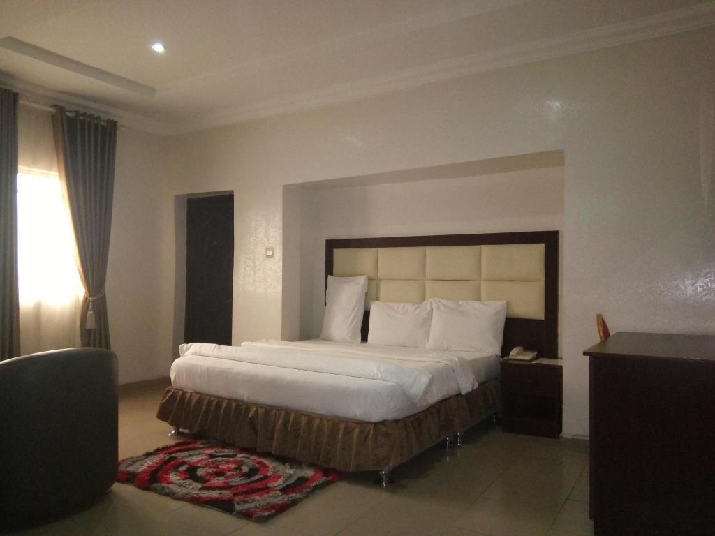 Viclin Diamond Hotels 10/15