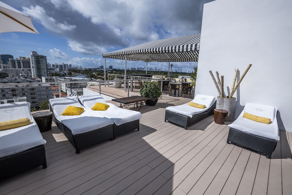 Hotel Croydon Miami Beach 64/75