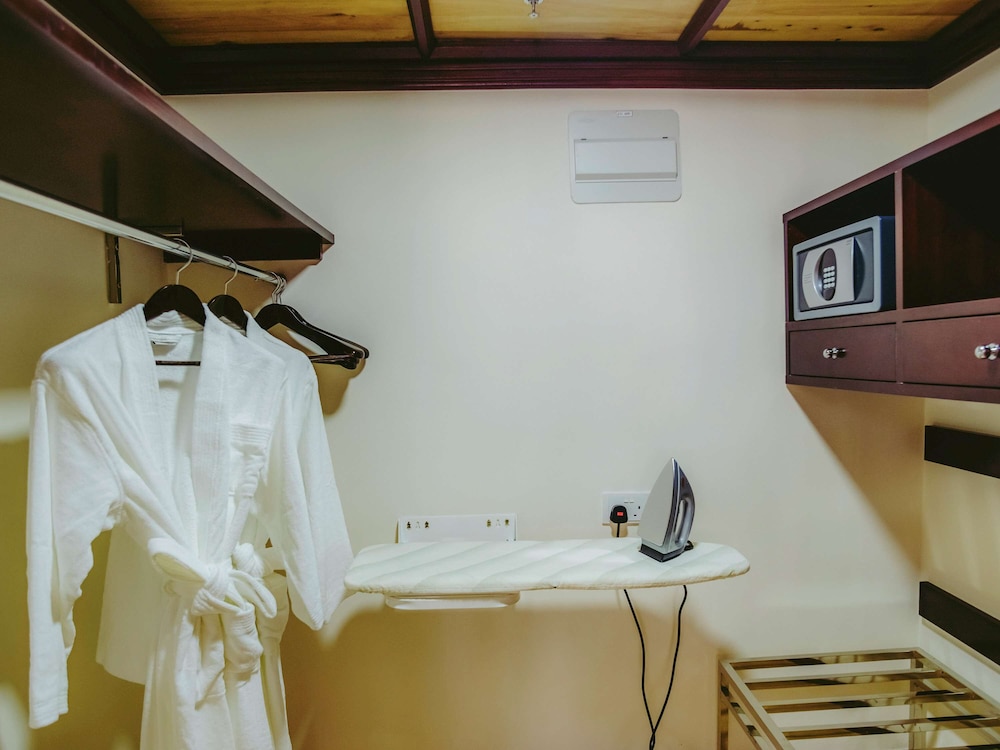 Movenpick Hotel & Residences Nairobi 56/69