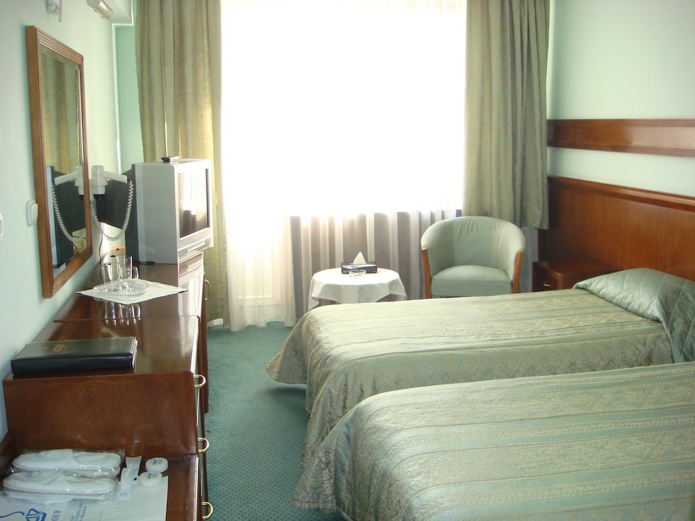 Otrar Hotel 6/54