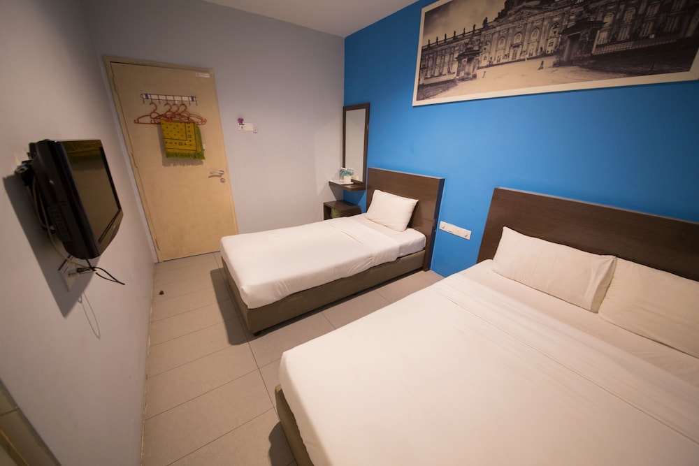 Golden Pearl Hotel 33/45