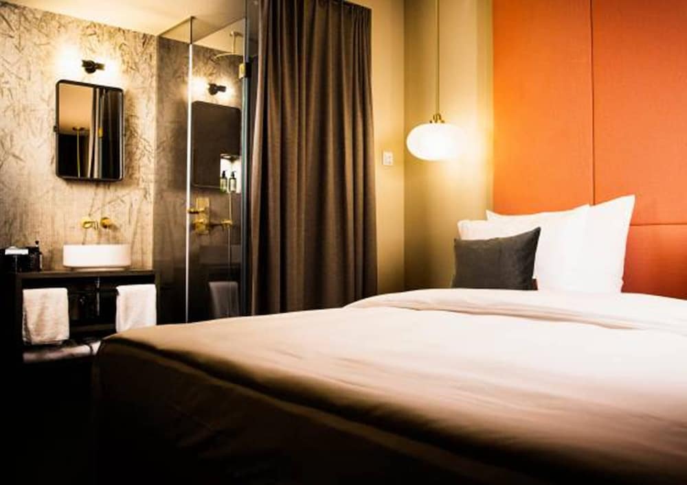 COMFORT, DOUBLE BED