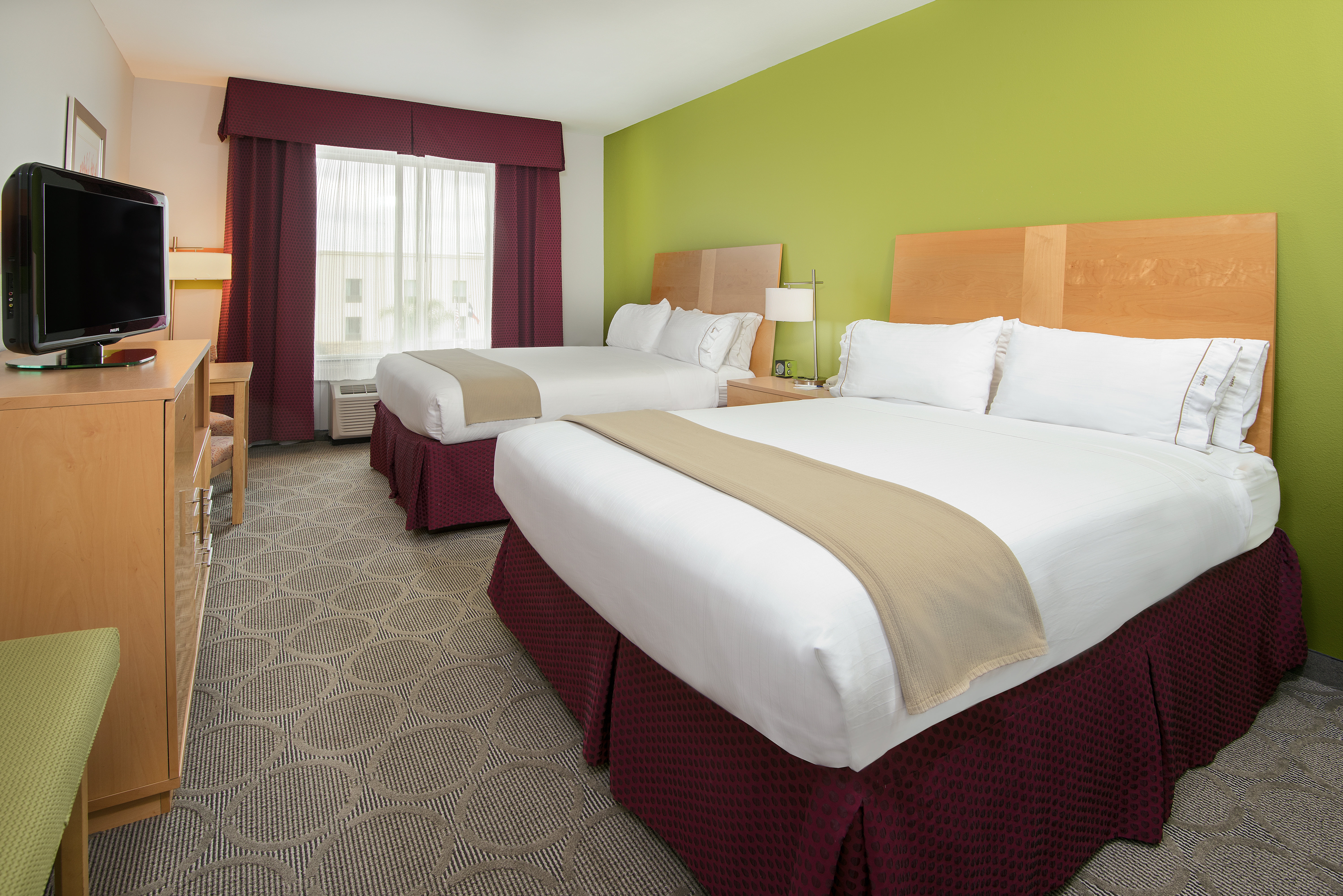 Holiday Inn Express Suites Clute Lake Jackson 19/63