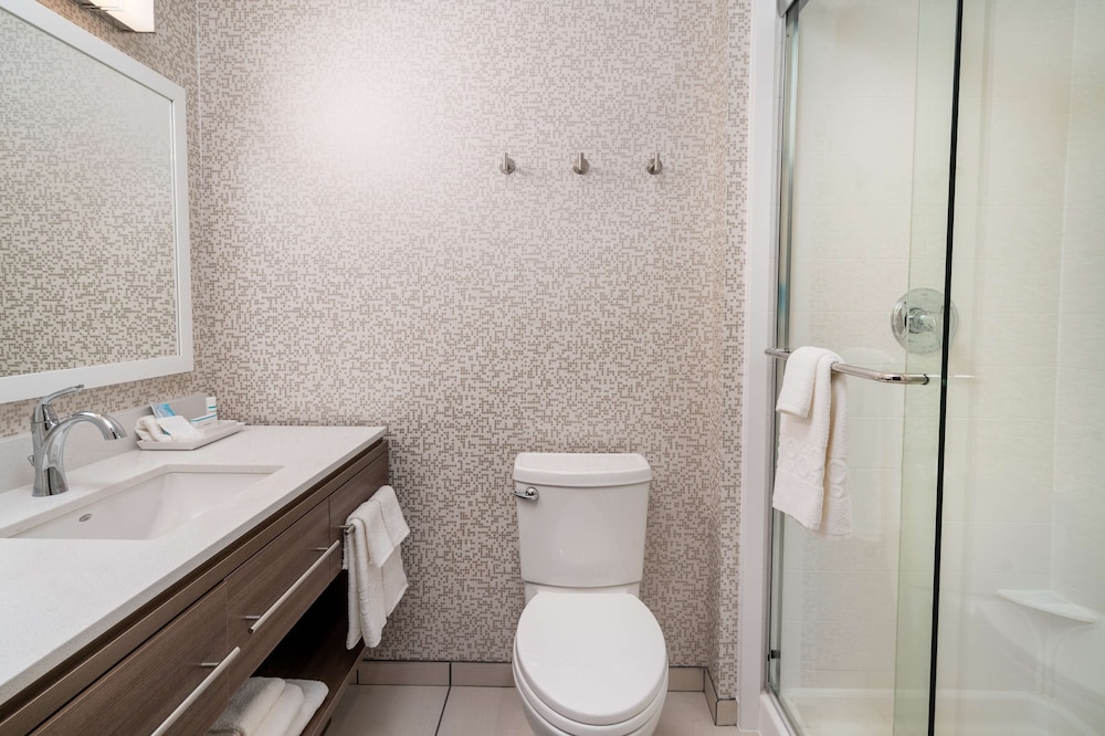 Home2 Suites By Hilton Corona 10/40