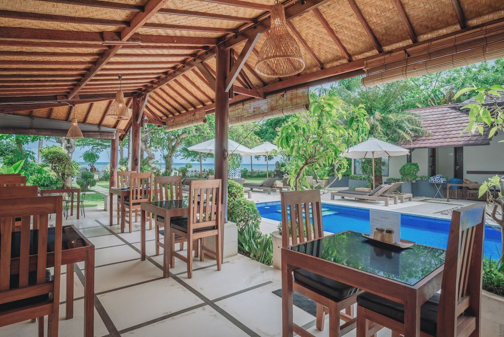 Frangipani Beach Villa 57/68