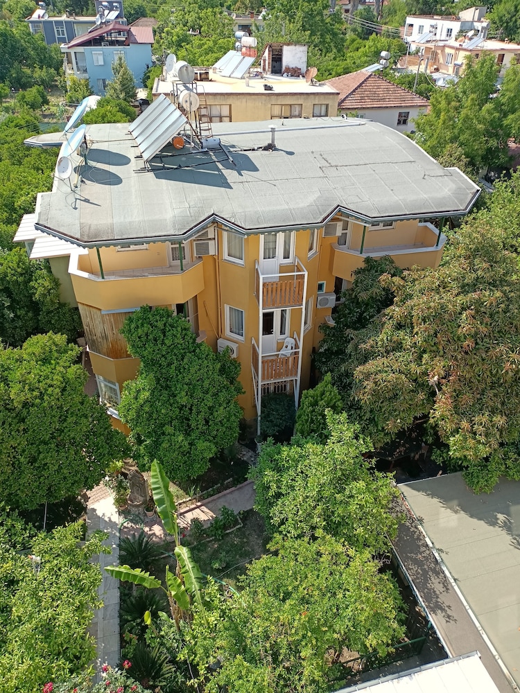 Santana Hotel 3/42