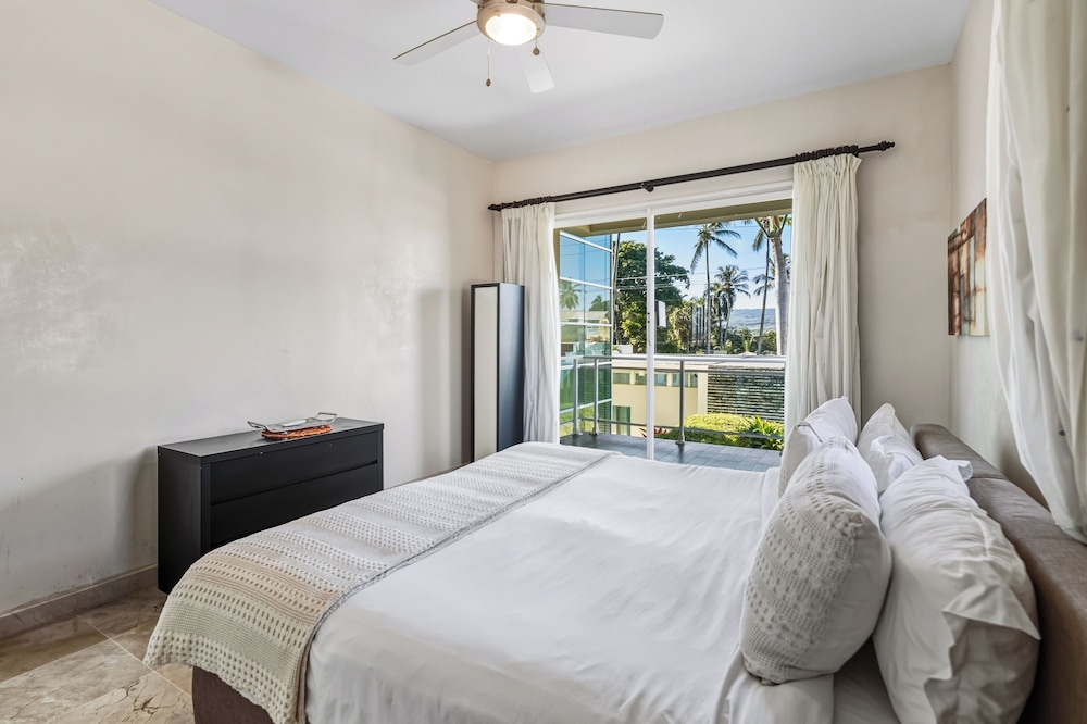 WATERMARK LUXURY OCEANFRONT ALL SUITE HOTEL 19/56