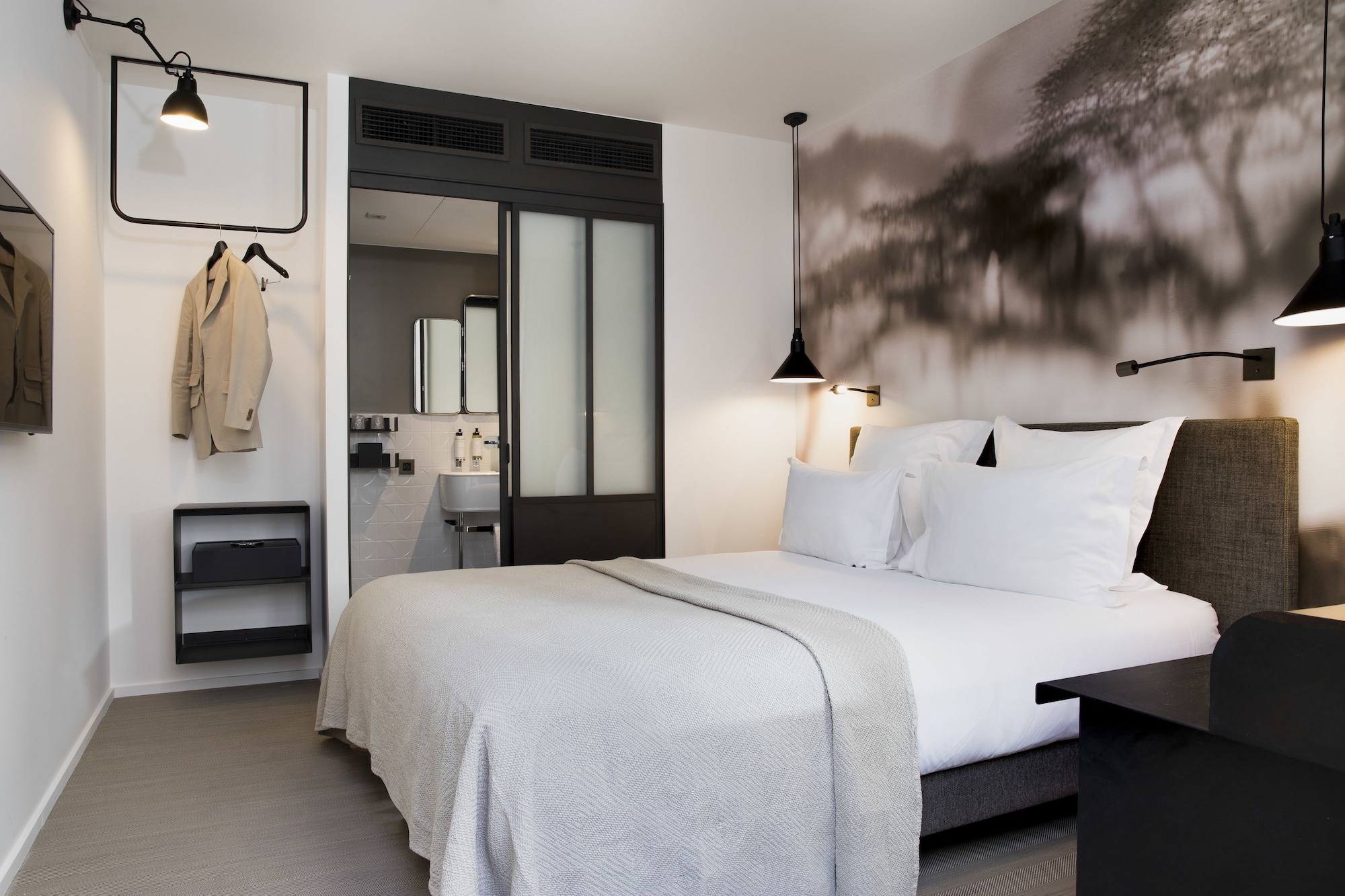CLUB, DOUBLE BED