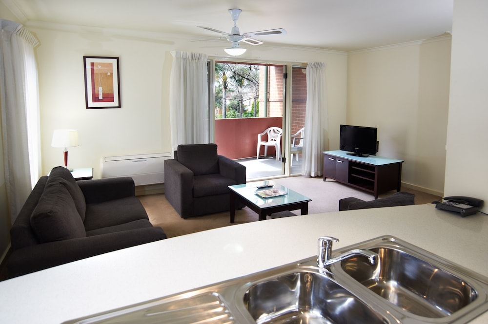 Comfort Apartments Royal Gardens 16/25