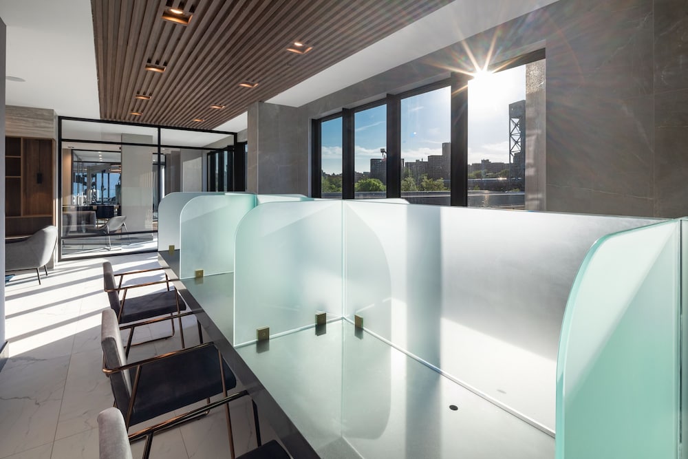 Global Luxury Suites at The Arches 25/50