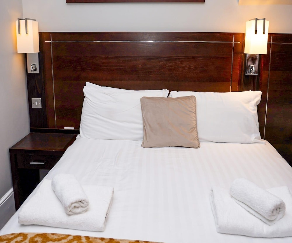 New Wilmington Hotel 38/58