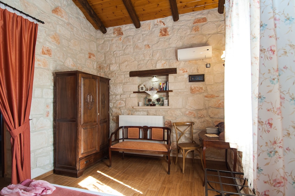 KAVOS PSAROU VILLAS 35/50