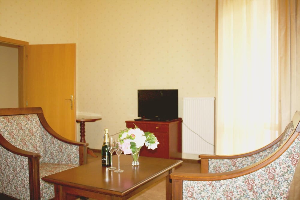 Hotel Petr 55/64
