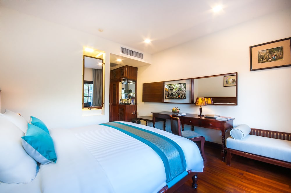Lotus Blanc Hotel 14/71