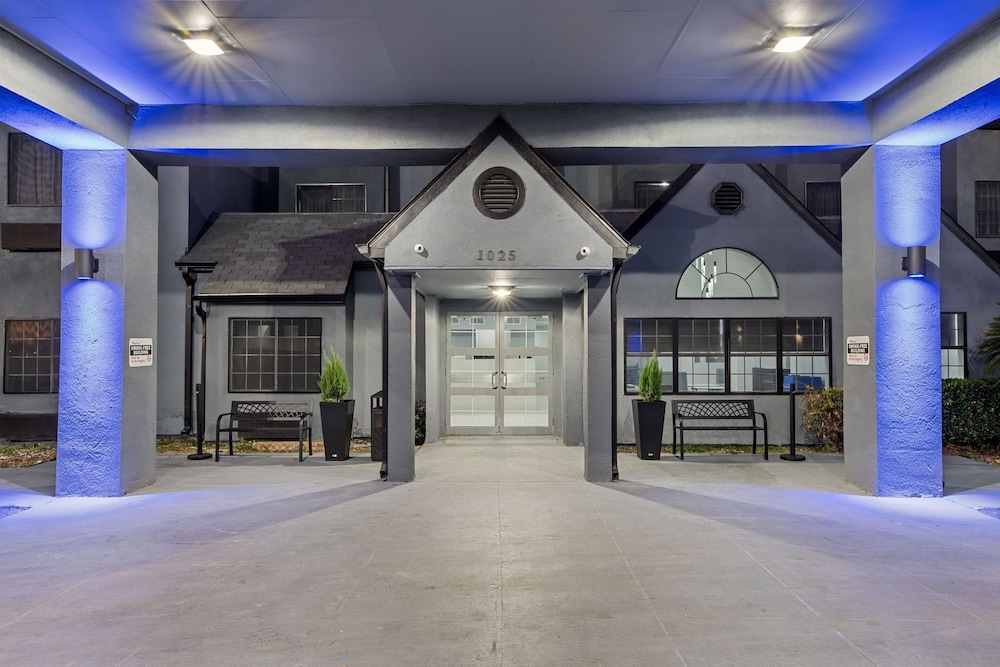 Baymont by Wyndham San Antonio Downtown 2/40
