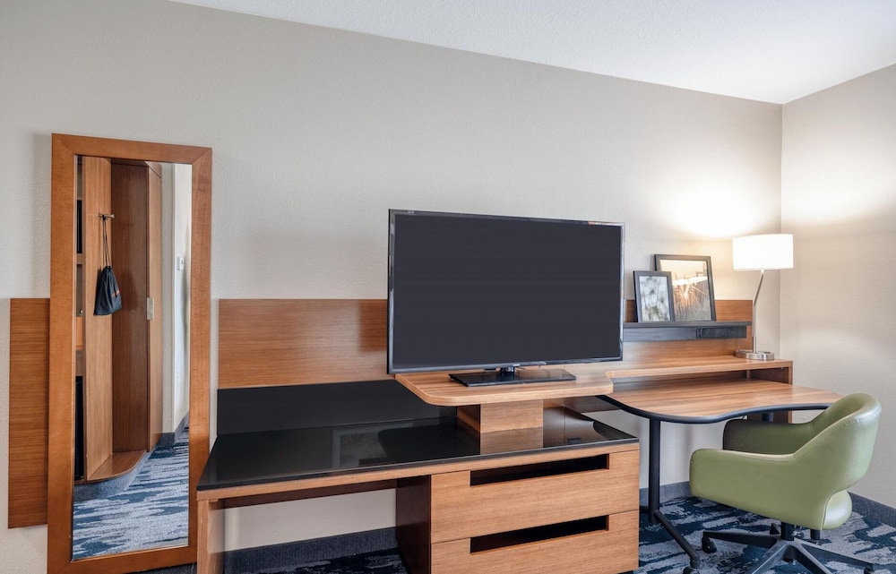 Fairfield Inn &amp; Suites Jeffersonville I-71 52/58