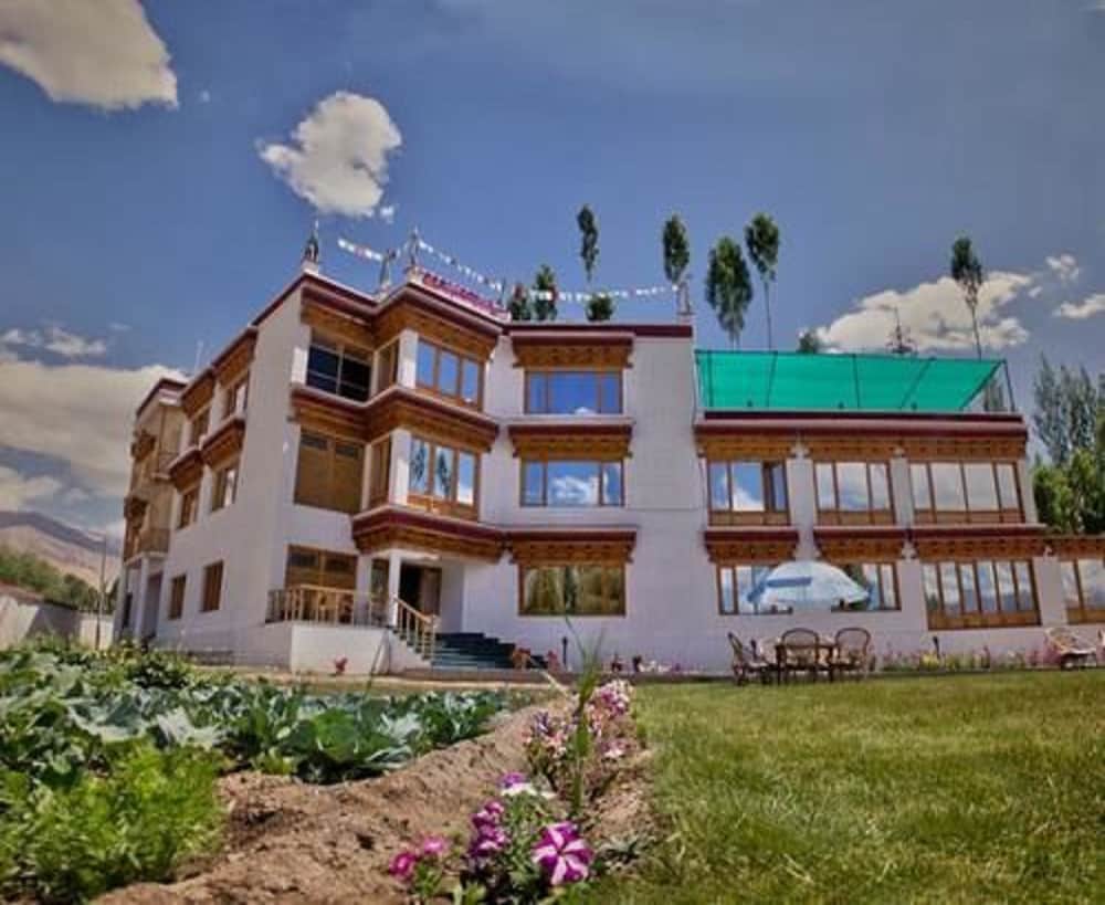 Hotel Ladakh Himalayan Retreat 8/50