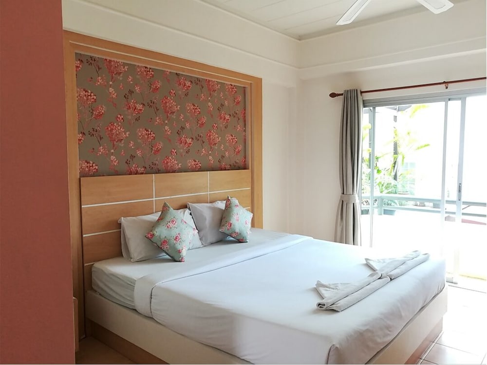 ROOM, KING BED, GARDEN VIEW