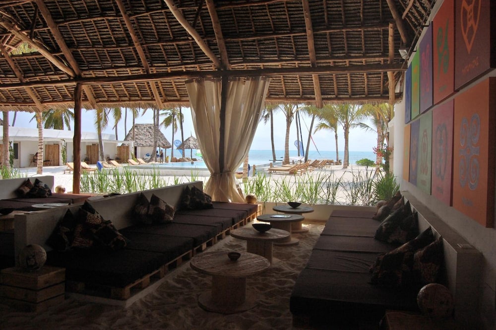 The Loop Beach Resort 34/72