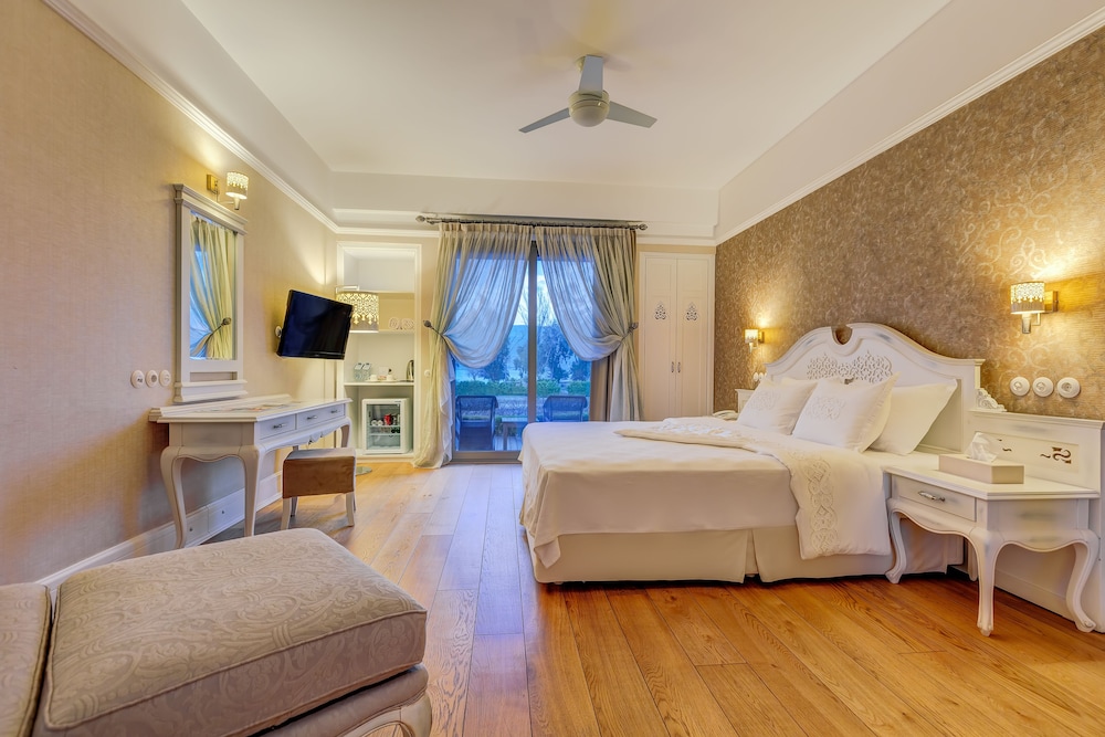 Antmare Hotel 11/50