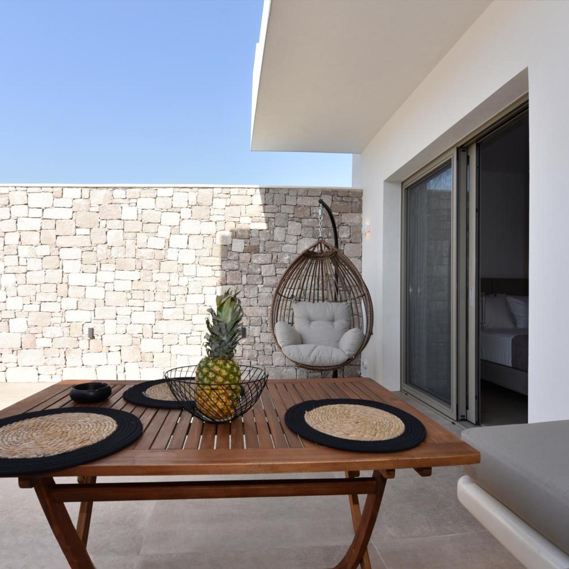 Anais Milos Suites 54/60