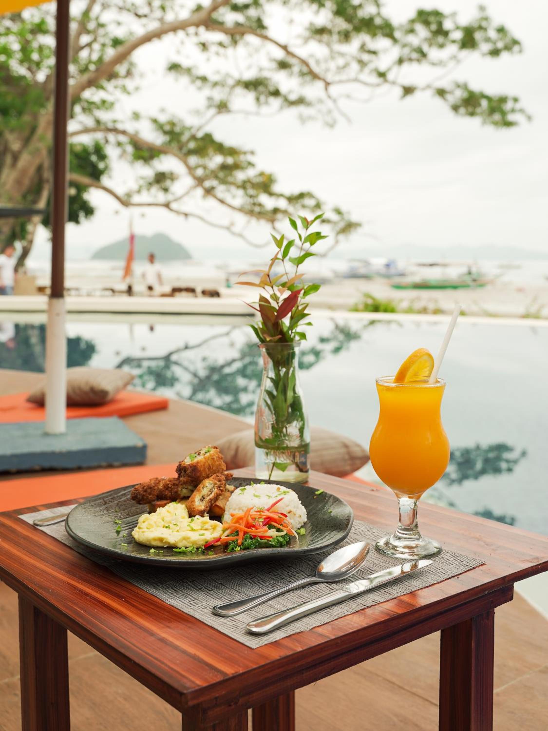 El Nido Greenwoods Beach Resort 37/50