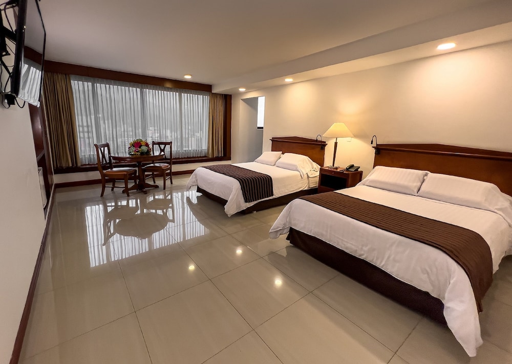 EXECUTIVE, 2 DOUBLE BEDS