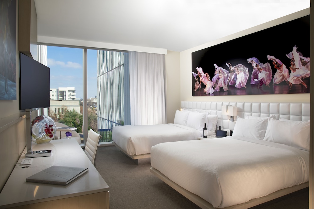 HALL Arts Hotel, Dallas, Autograph Collection 3/43