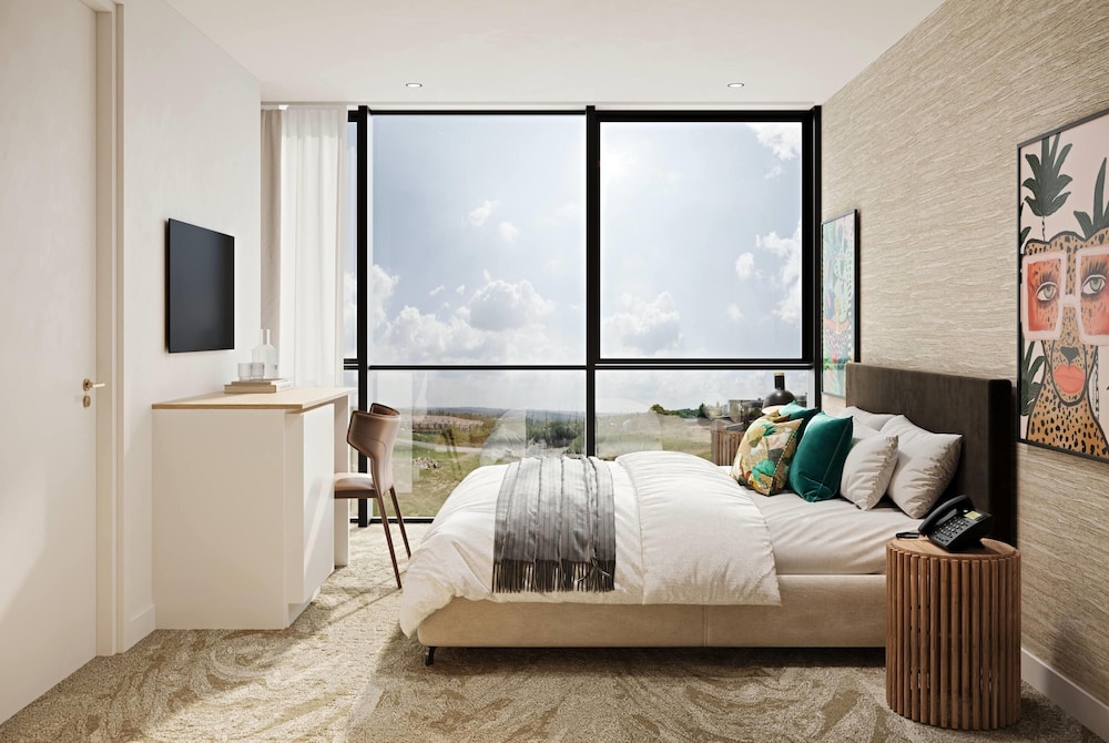 STUDIO, KING BED
