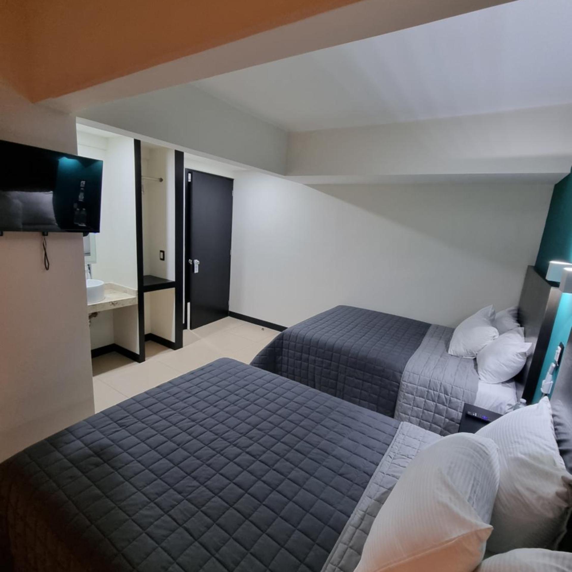 EMS Hoteles Centro Historico 10/16