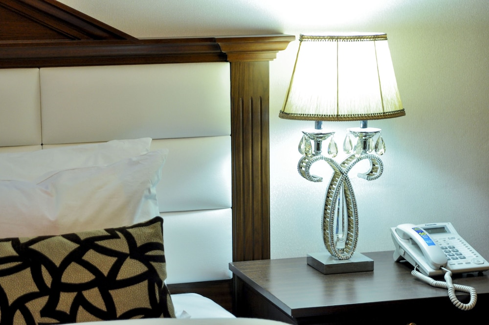 Caledonian Suites 27/63