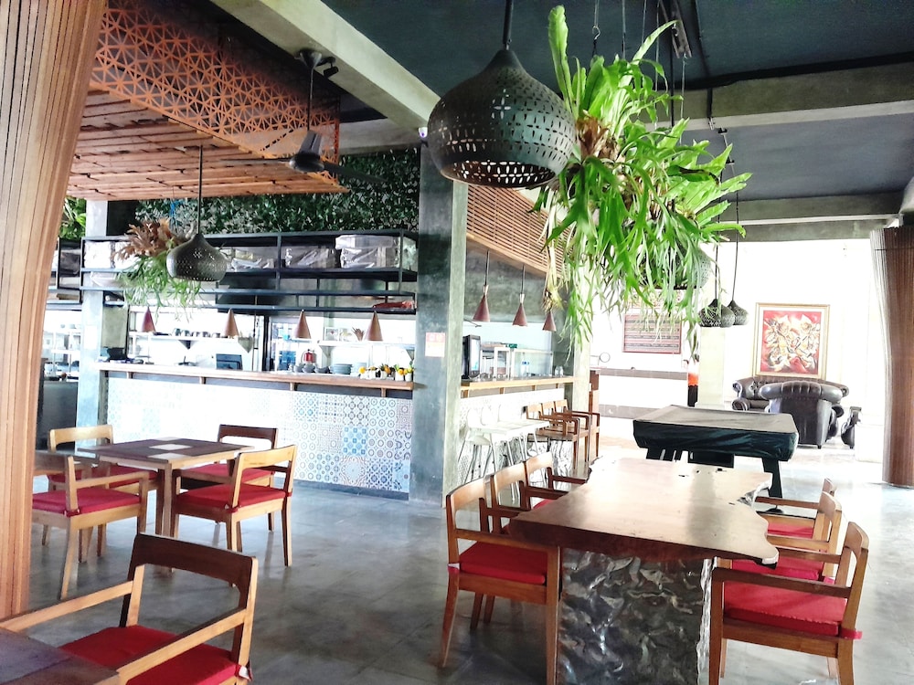 PANORAMA HOTEL BAR & RESTAURANT 15/24
