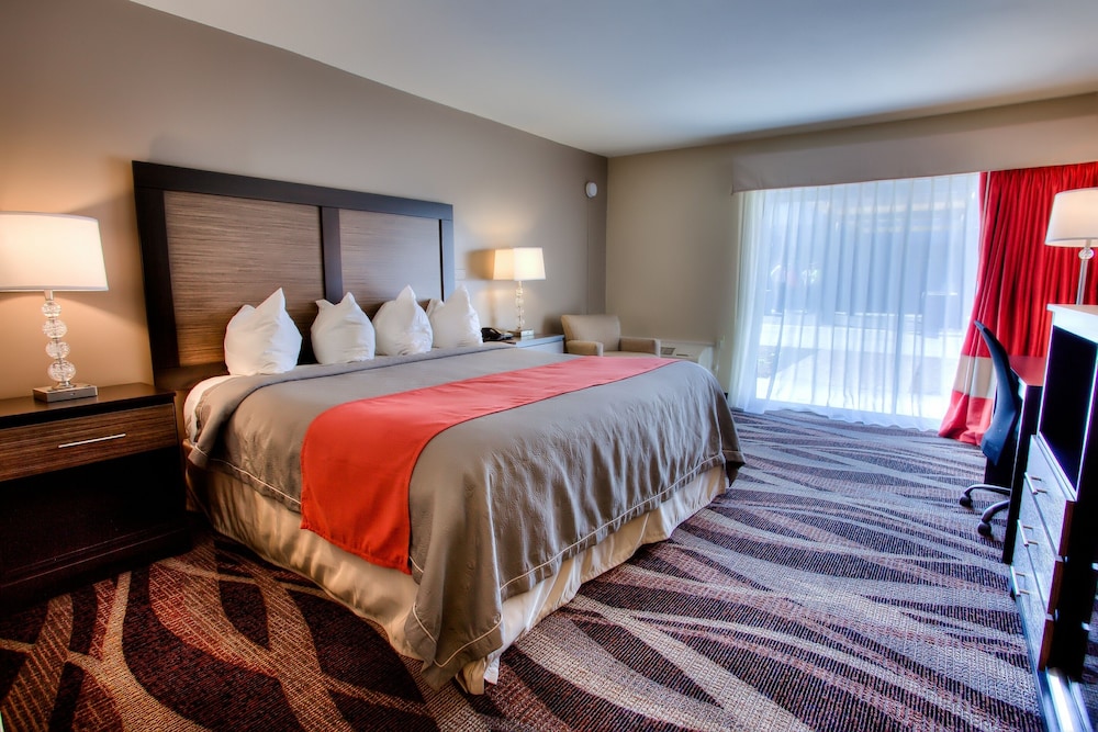 STANDARD, KING BED, BALCONY