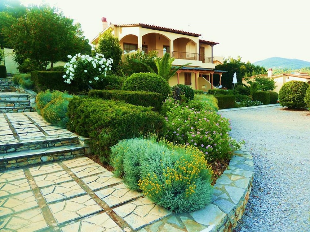 Milia Bay Hotel and Apartments 24/32