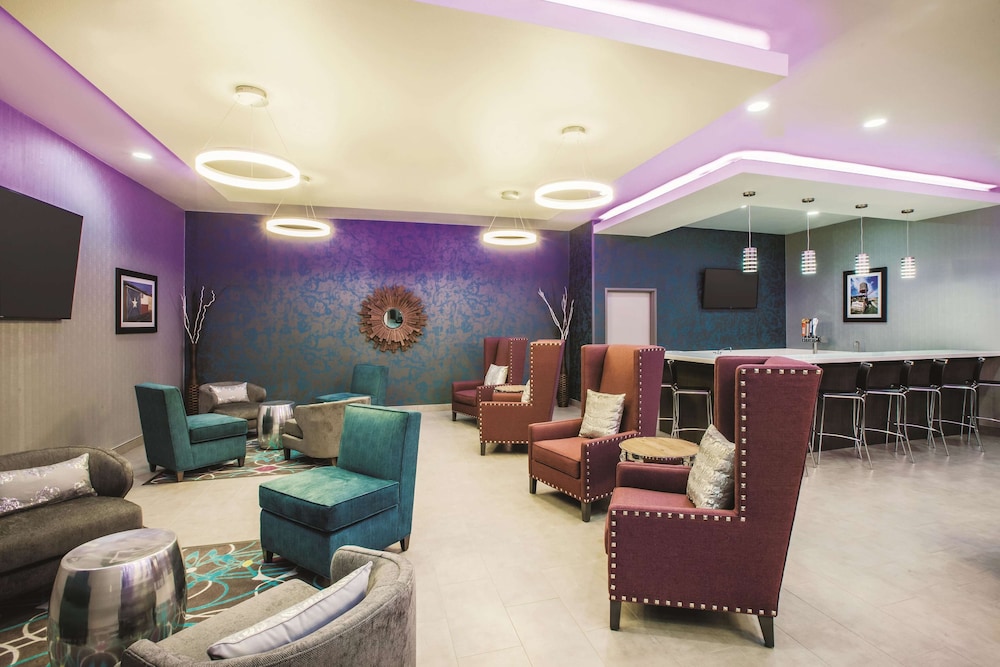 La Quinta Inn & Suites by Wyndham Lubbock South 30/48