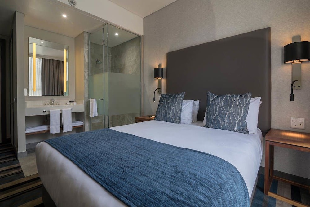 Mayfair Hotel 8/47