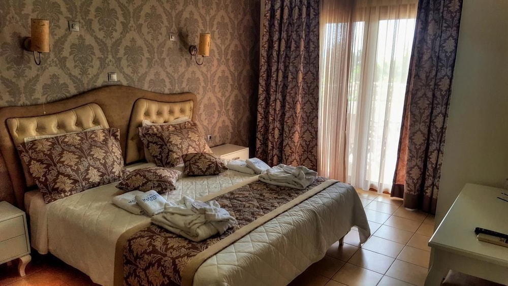 Maranton Beach Hotel 18/55