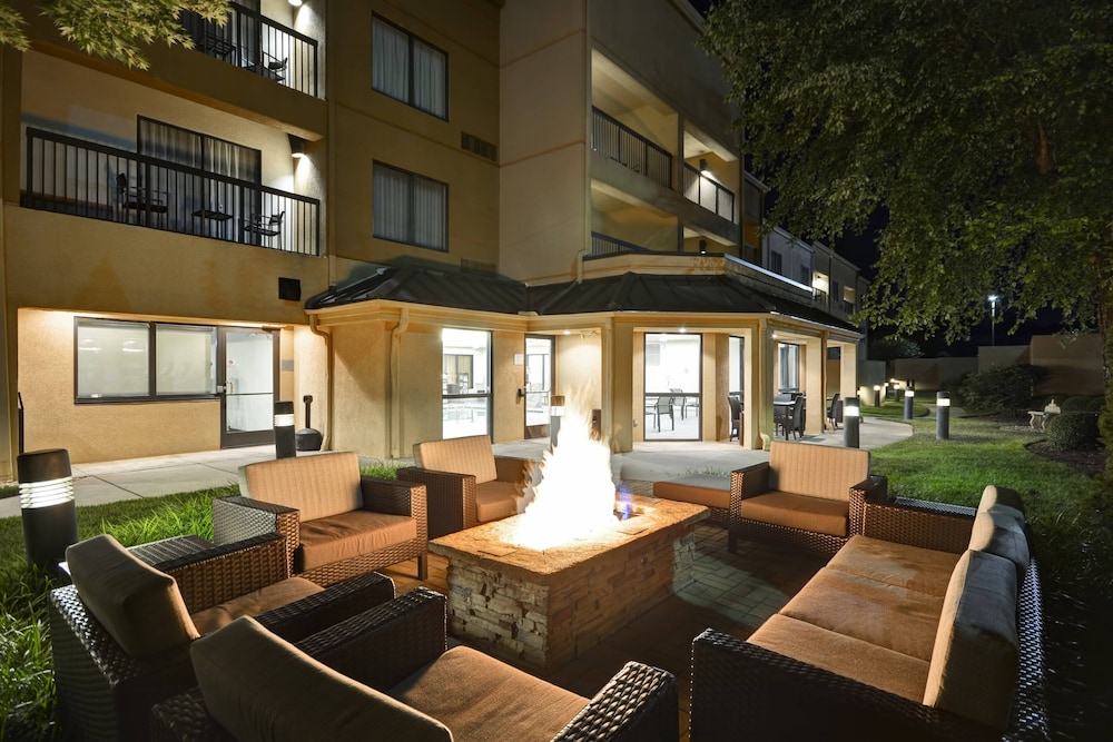 Courtyard by Marriott Dalton 28/43