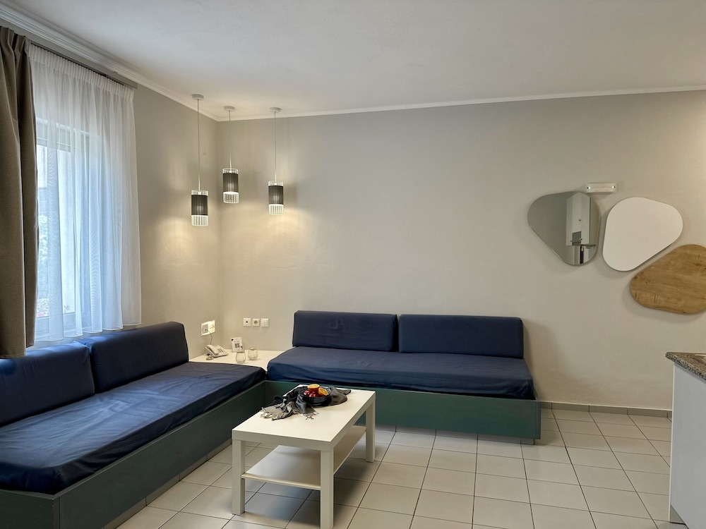 Evdokia Suites 41/58
