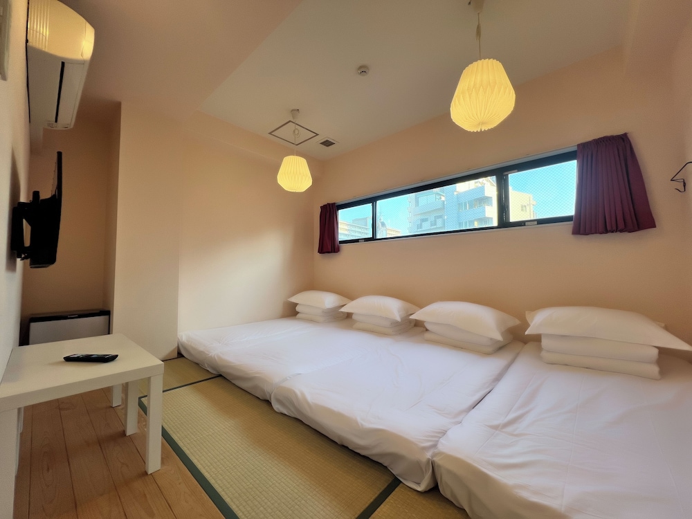 ECONOMY, QUADRUPLE, SHARED BATHROOM