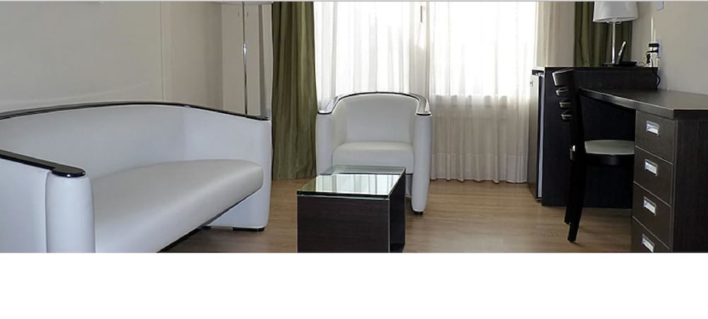 Hotel Osam 13/26
