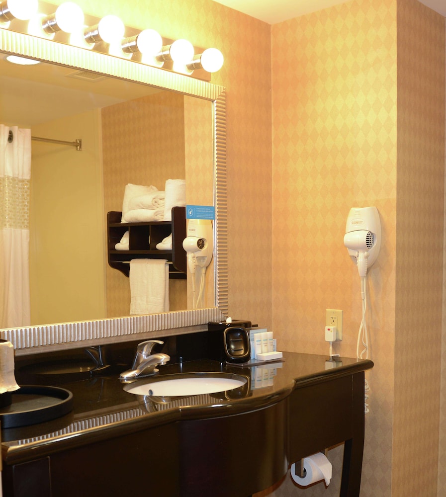 Hampton Inn And Suites Knoxville North I 75 31/58