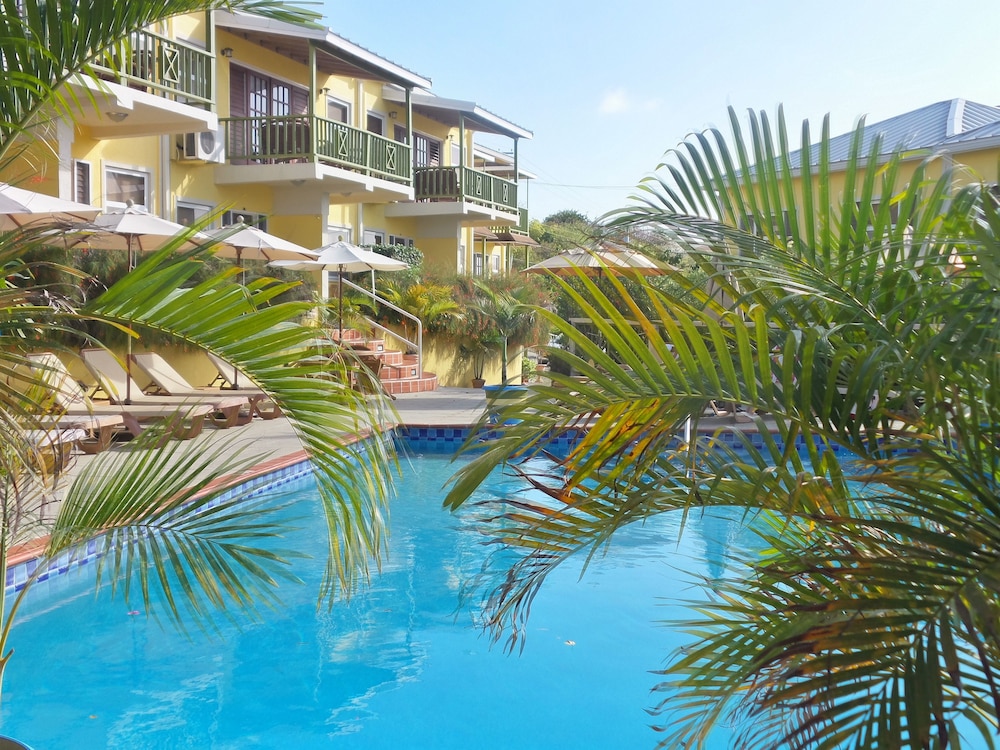 Grooms Beach Villa And Resort 57/62