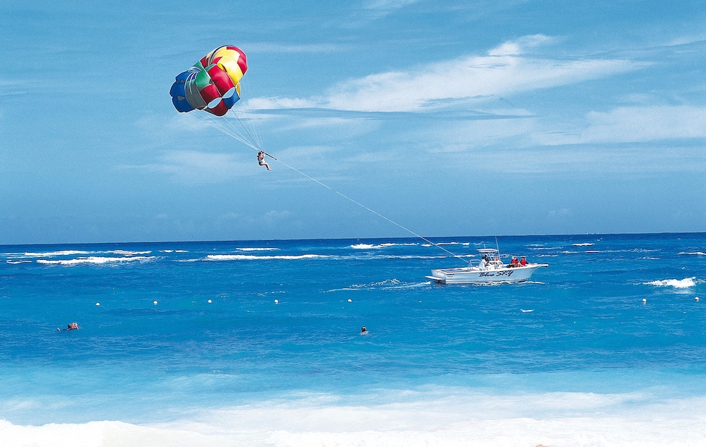 Iberostar Waves Tucan 45/47