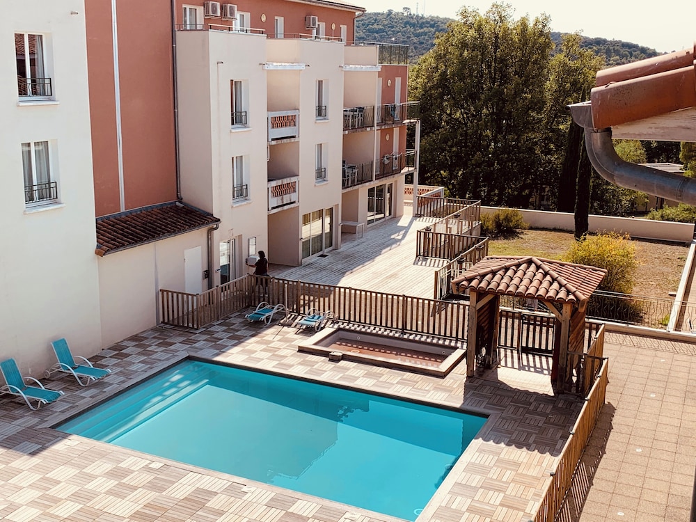 Terres de France – Residence Cote Provence 42/43