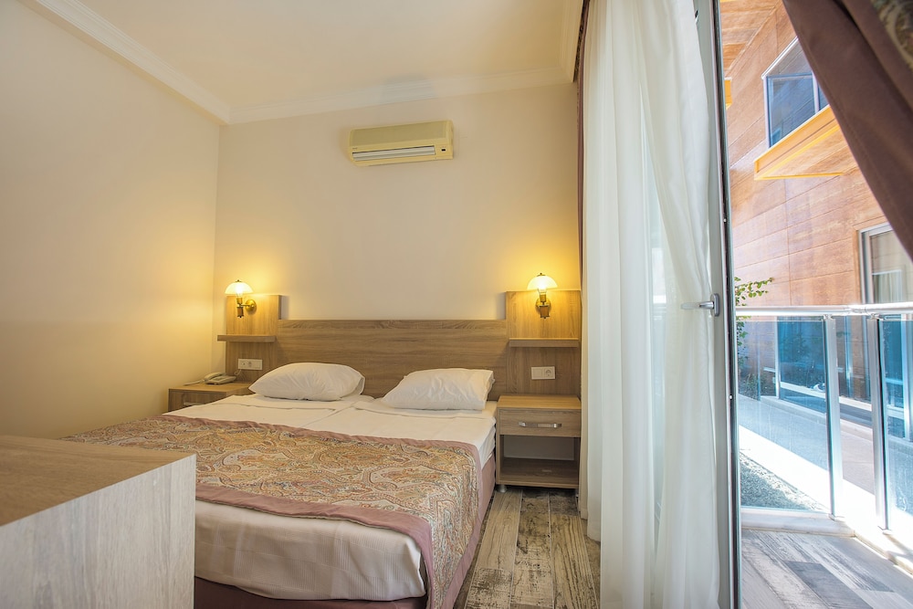 Arsi Enfi City Beach Hotel 19/72
